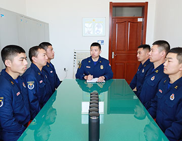 2分析思想形势.JPG